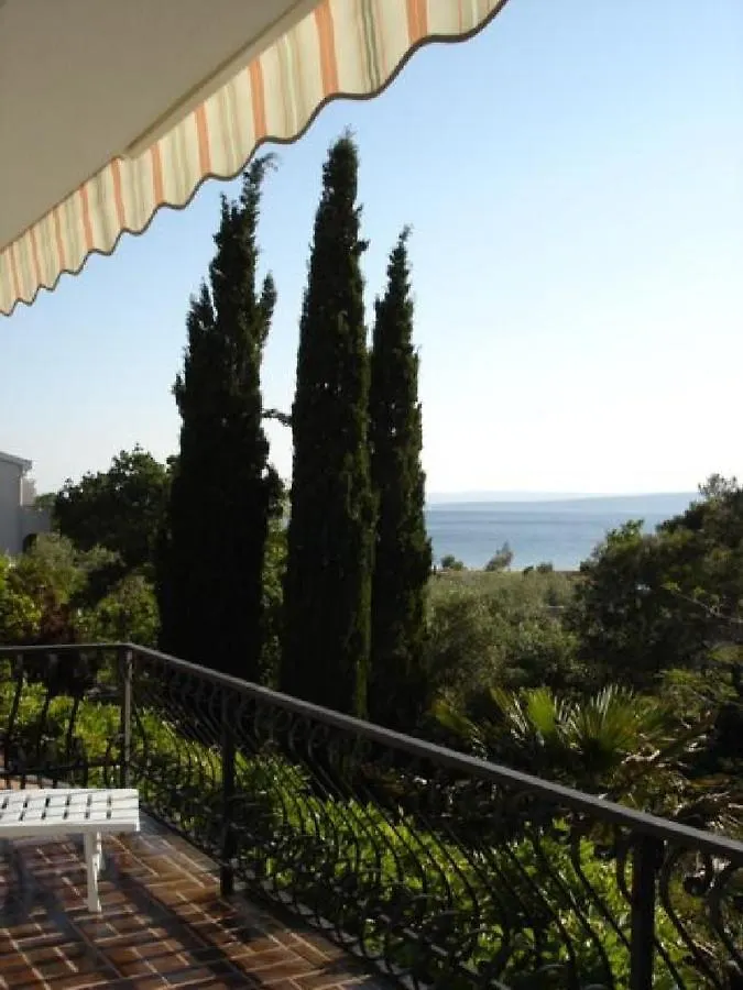 Beachfront Apartment 4526-1 Punat